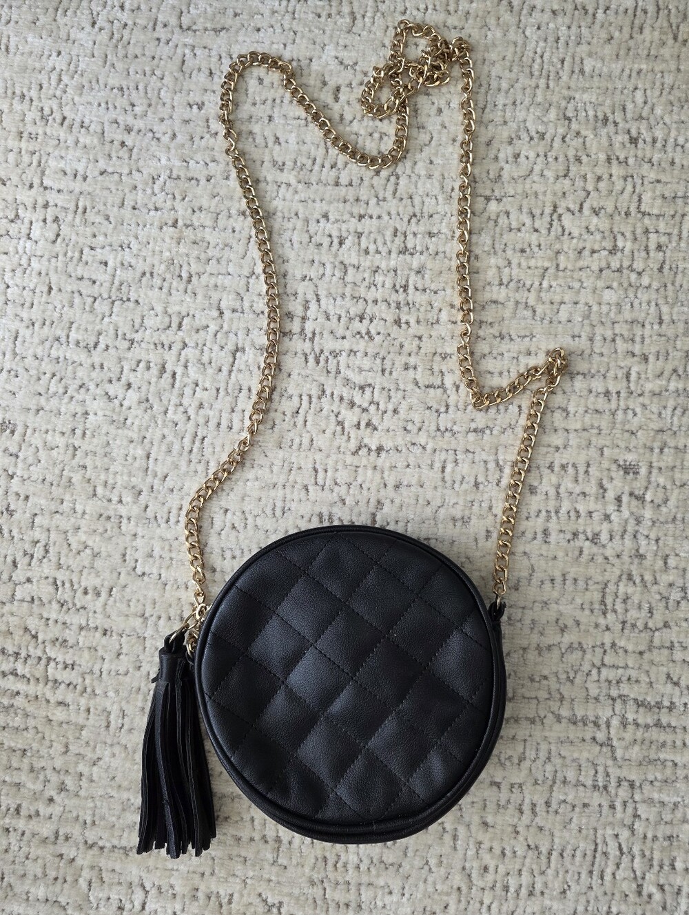 ✨ Chic Forever 21 Black Quilted Vegan Leather Bag ✨
